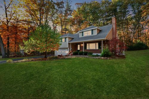 28 Wheeler Rd, Simsbury, CT, 06070-3027 | Card Image
