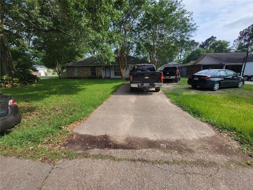 8848 Timber Dr, Denham Springs, LA, 70726-6104 | Card Image