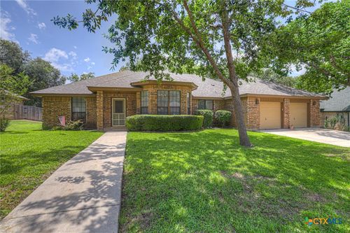 1940 Squire Cir, New Braunfels, TX, 78130-8356 | Card Image