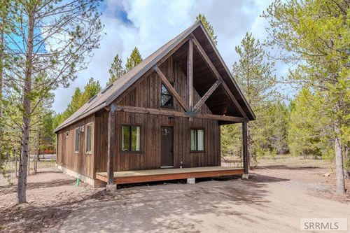 3775 Arctic Fox Dr, Island Park, ID, 83429 | Card Image