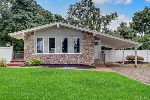 47 Hayrick Ln, Commack, NY, 11725-1405 | Card Image