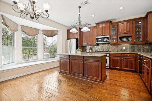 2634 Chambers Dr, Lewisville, TX, 75067-8203 | Card Image