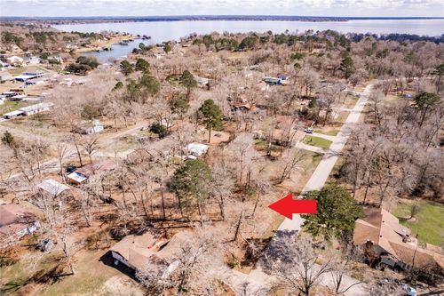 383 Autumn Ln, Livingston, TX, 77351-0913 | Card Image