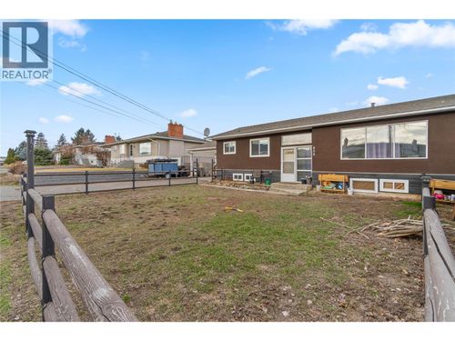 654 Patricia Ave, Kamloops, BC, V2B1Y8 | Card Image
