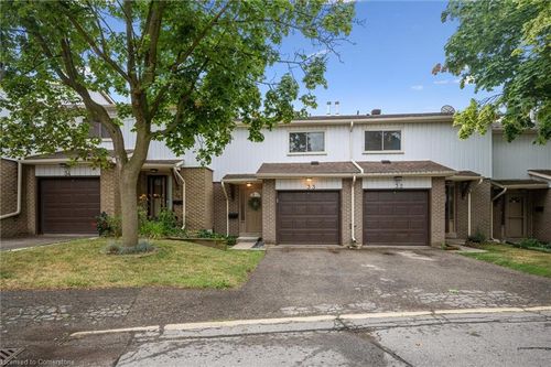 33-51 Paulander Dr, Kitchener, ON, N2M5E5 | Card Image