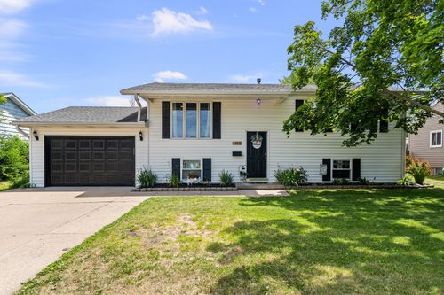 1448 17th Ave, Camanche, IA, 52730-1016 | Card Image