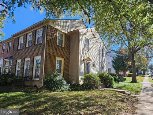 3956 Bradwater St, FAIRFAX, VA, 22031-3704 | Card Image