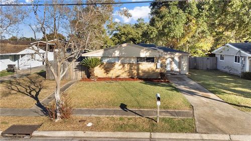 4651 Lancelot Dr, New Orleans, LA, 70127-3241 | Card Image