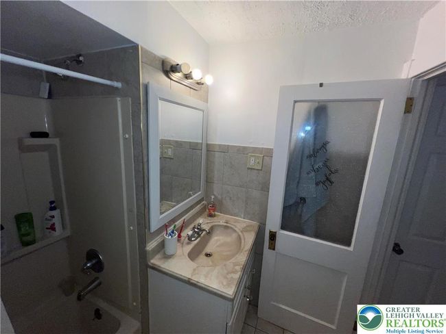 619 N Jasper St, Townhouse with 2 bedrooms, 1 bathrooms and null parking in Allentown PA | Image 6