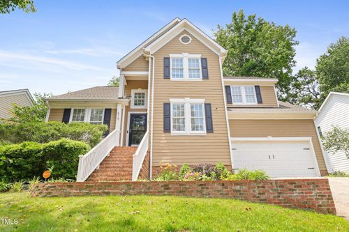 613 Penncross Dr, Raleigh, NC, 27610-2178 | Card Image