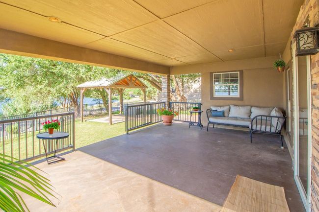 148 Pony Express Trl, House other with 3 bedrooms, 2 bathrooms and null parking in Buffalo Springs TX | Image 27