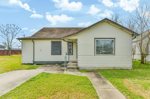 711 8th Ave N, Texas City, TX, 77590-7654 | Card Image