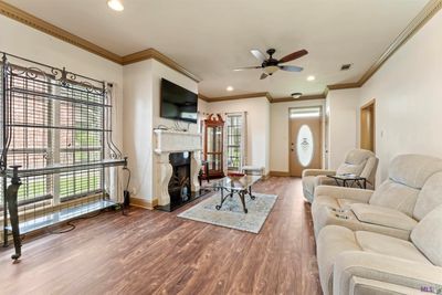 18665 Garden Oaks Dr, House other with 3 bedrooms, 2 bathrooms and null parking in Baton Rouge LA | Image 2