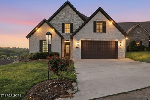 8413 Chipshot Ln, Knoxville, TN, 37923-6704 | Card Image