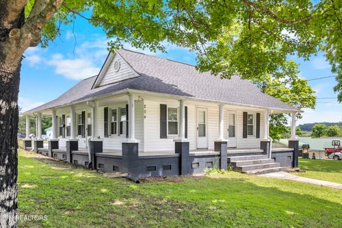 204 Queener St, Jacksboro, TN, 37757-4617 | Card Image
