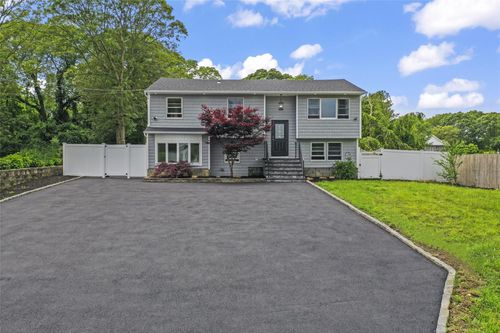 350 Holbrook Rd, Ronkonkoma, NY, 11779-1815 | Card Image