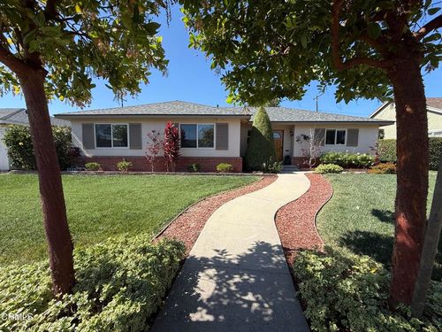 453 Eastwood Dr, Oxnard, CA, 93030-4014 | Card Image
