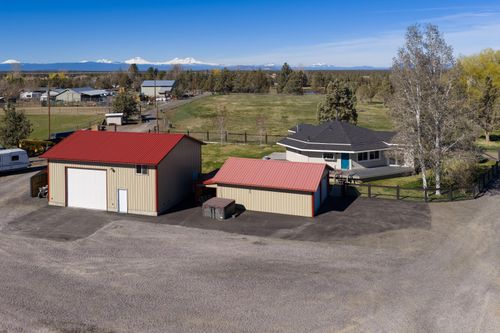 4074 Sw Reif Rd, Powell Butte, OR, 97753-1829 | Card Image