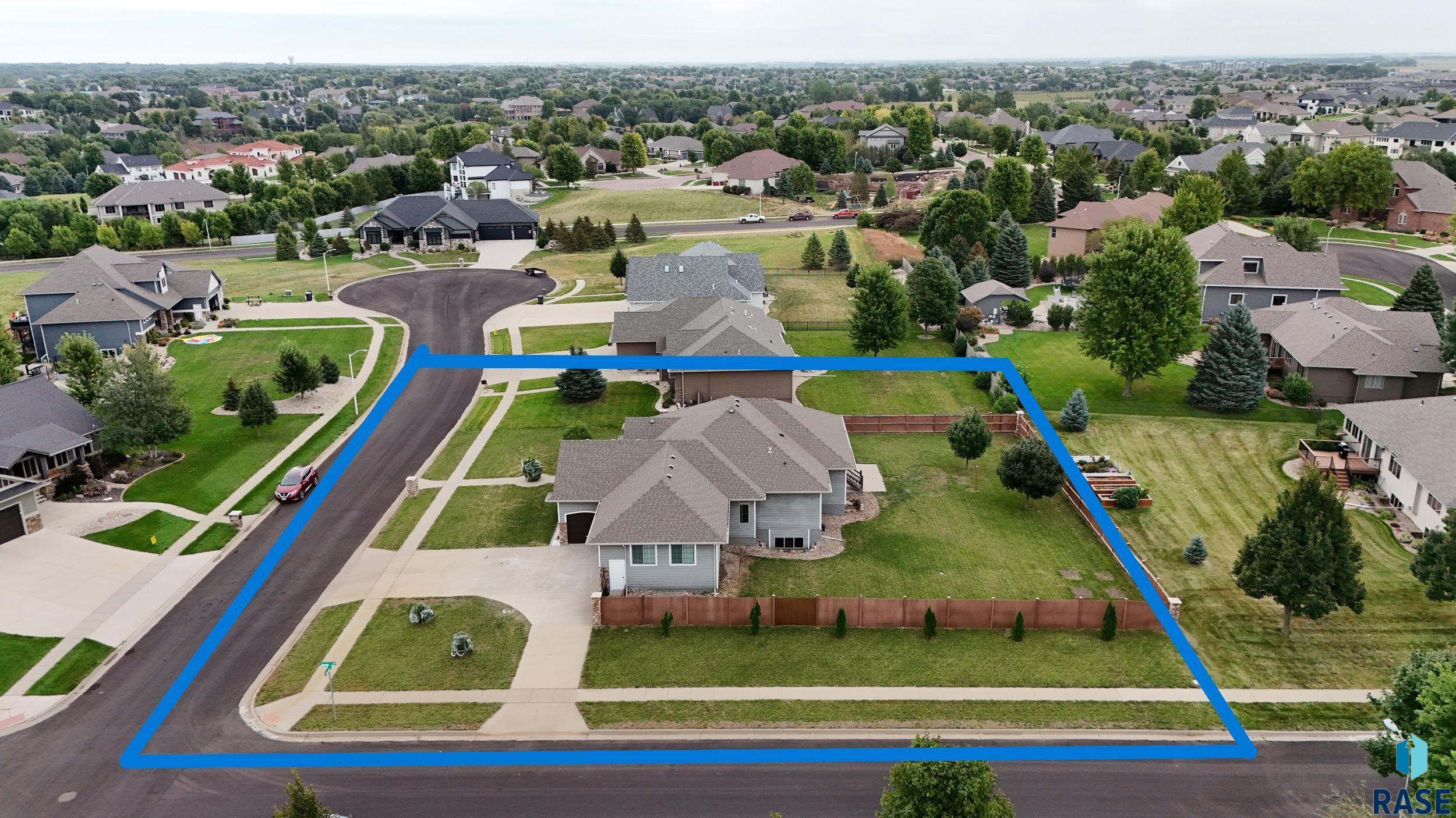 Stratton St, Sioux Falls, SD 57108