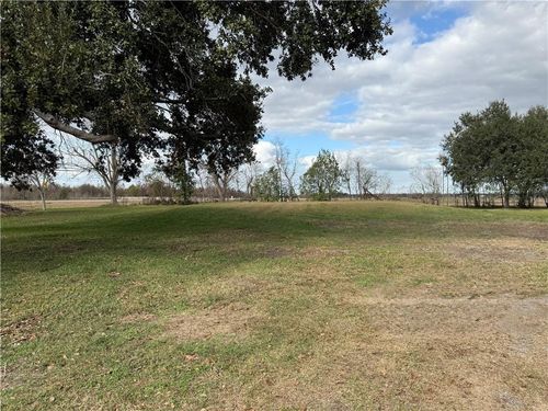 101 Luke Dr, Des Allemands, LA, 70030-3201 | Card Image