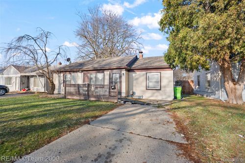 26153 Nagel St, Roseville, MI, 48066-7112 | Card Image