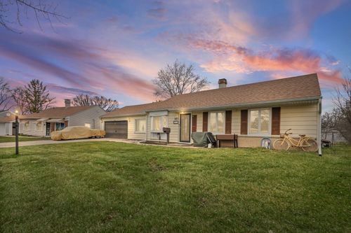 1013 Manor Dr, Streamwood, IL, 60107-2102 | Card Image