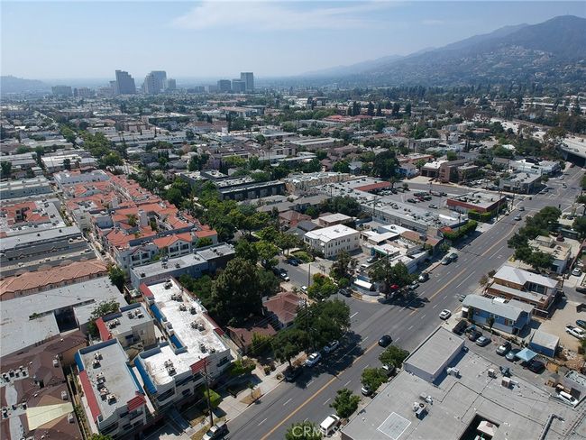 241 N Verdugo, Home with 32 bedrooms, 32 bathrooms and 3 parking in Glendale CA | Image 12
