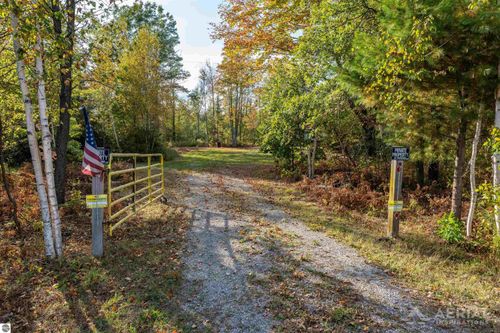 V/L S M-33, Alger, MI, 48610 | Card Image