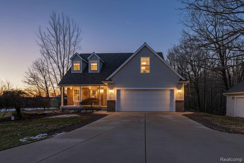 9055 Hegel Rd, Goodrich, MI, 48438-9252 | Card Image