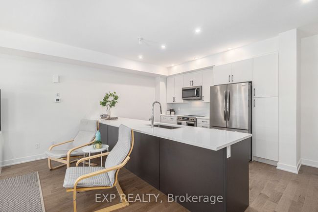 562 Tahoe Hts, House attached with 2 bedrooms, 3 bathrooms and 2 parking in Gloucester ON | Image 10
