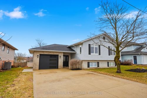 214 Hinks St, Walkerton, ON, N0G2V0 | Card Image