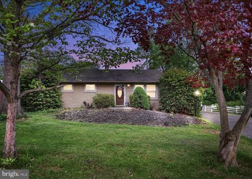 1417 Old Airport Rd, DOUGLASSVILLE, PA, 19518-8980 | Card Image