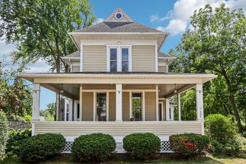306 W Lake St, LAKE MILLS, WI, 53551-1517 | Card Image
