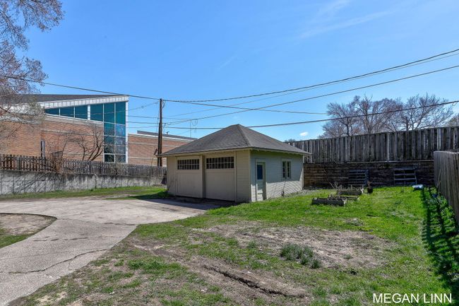 186 W 12 Th St, House other with 6 bedrooms, 3 bathrooms and null parking in Holland MI | Image 9