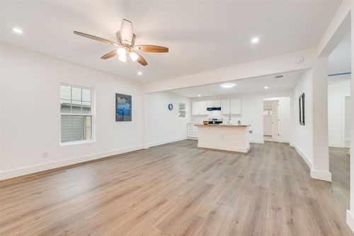 3823 Frank St, Dallas, TX, 75210-2013 | Card Image
