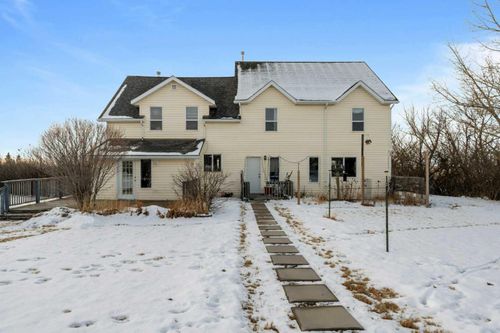 320077 Range Road 240, Kneehill County, AB, T0M2A0 | Card Image