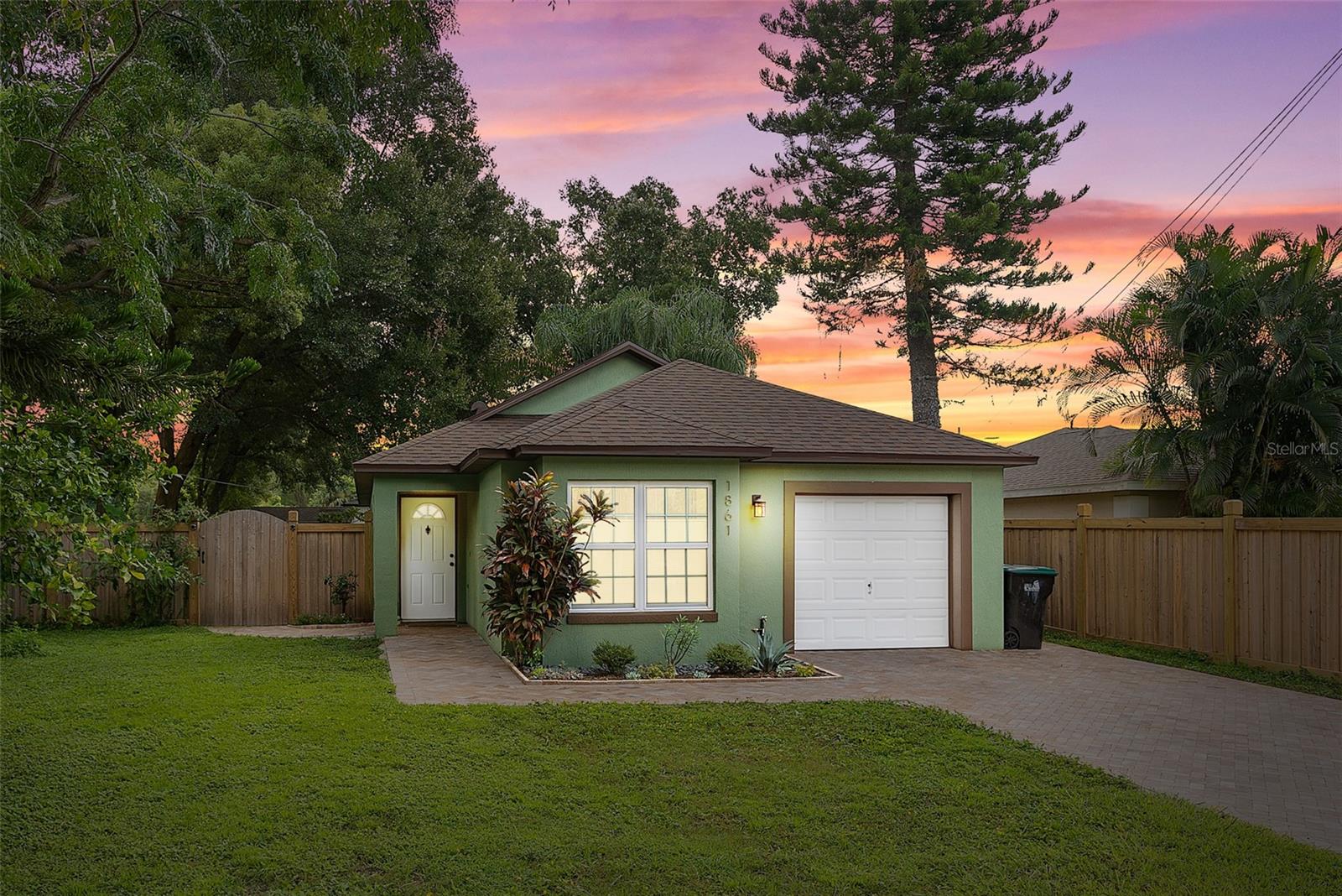 Cloverlawn Ave, Orlando, FL 32806
