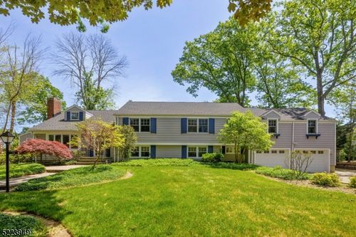 24 Thackeray Dr, Short Hills, NJ, 07078-2910 | Card Image