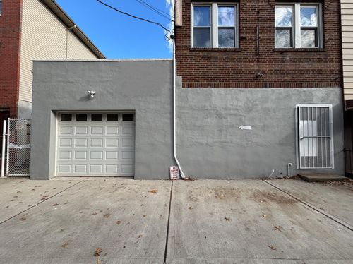 52-50-52 Dales Ave, Jersey City, NJ, 07306-6802 | Card Image