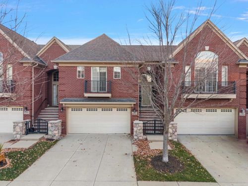 45877 Dutton Dr, Macomb, MI, 48044-4090 | Card Image