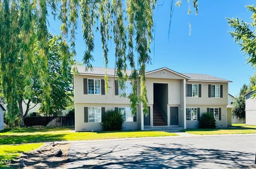 351 Nw 17th St, Redmond, OR, 97756-9131 | Card Image