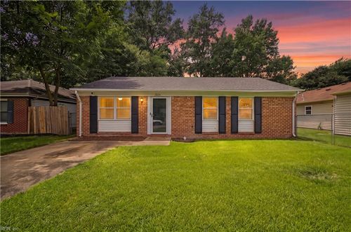 2525 Minnesota Ave, Norfolk, VA, 23513-4530 | Card Image