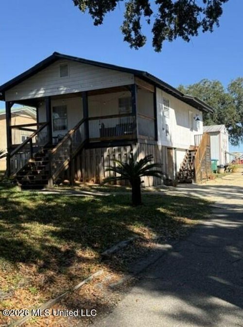 1108 Hastings Rd, Gautier, MS, 39553-3252 | Card Image