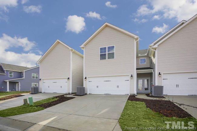 Rear Exterior | Image 12