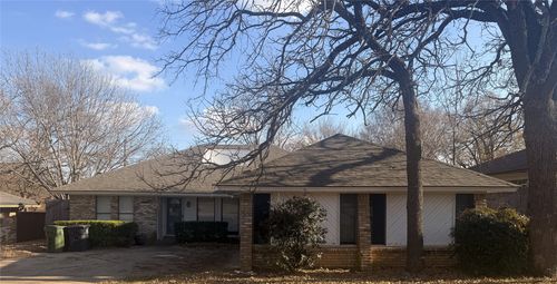 5604 Trail Crest Dr, Arlington, TX, 76017-1127 | Card Image