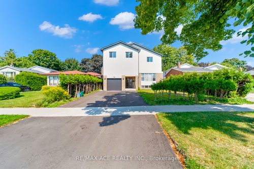 96 Invergordon Ave, Scarborough, ON, M1S2Z2 | Card Image