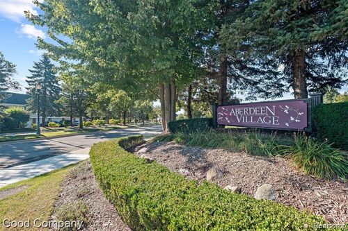 56468 Chesapeake Trl, Shelby Township, MI, 48316-5040 | Card Image