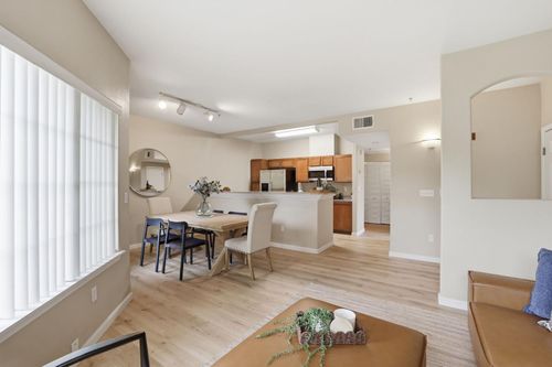 2512-4200 E Commerce Way, Sacramento, CA, 95834-9663 | Card Image