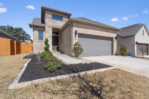 338 Langhorne Bnd, Liberty Hill, TX, 78642-2785 | Card Image