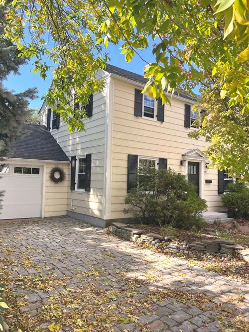 33 Bay View Drive, Portland, ME, 04103 | Card Image